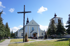 Kosciol_podworze_1